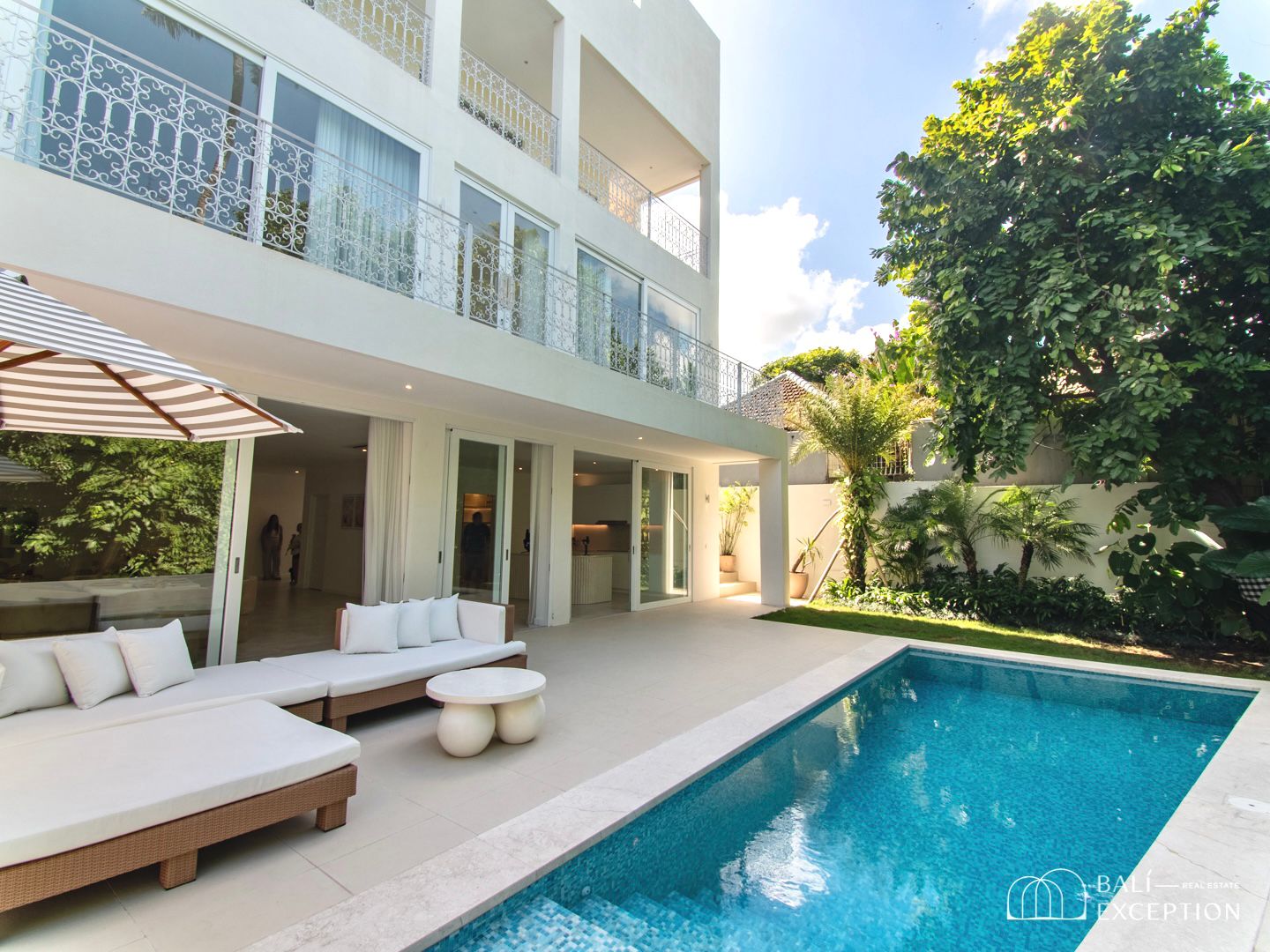 RIVER VIEW 3 BEDROOM VILLA FOR SALE IN PERERENAN BALI BE-420 